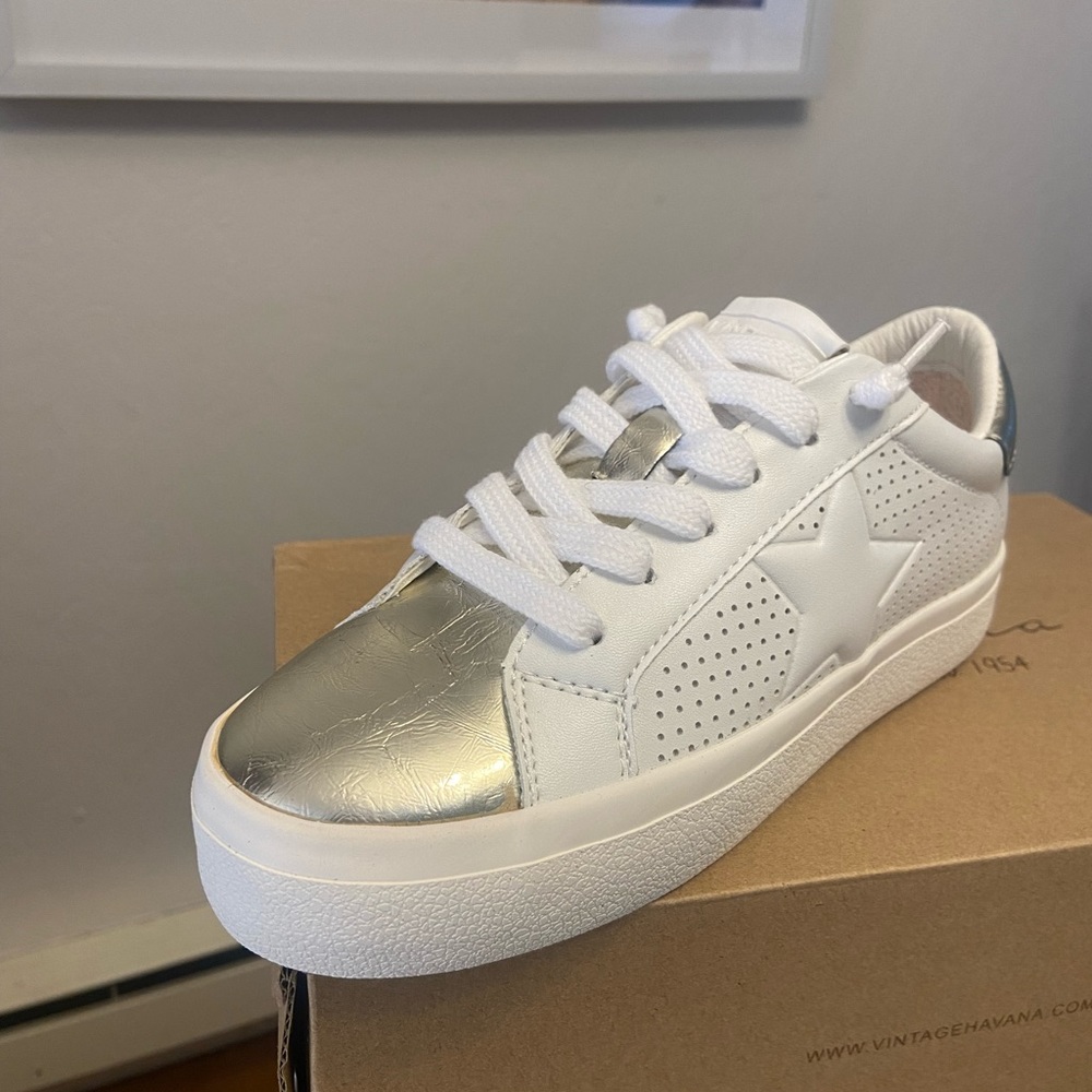 Vintage Havana White/Gold Sneaker. New with tags, never worn.